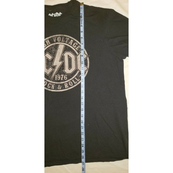 AC/DC High Voltage 1976 Rock And Roll Music Band Men's T-Shirt Size L UB1 - Picture 8 of 9